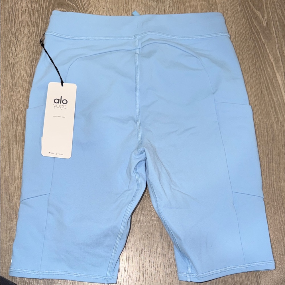 ALO Yoga Women’s Sky Blue Athletic Shorts - Picture 2 of 3